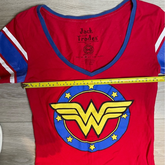 Wonder Woman T-Shirt - Picture 4 of 7